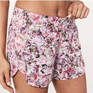 Lululemon tracker shorts size 8